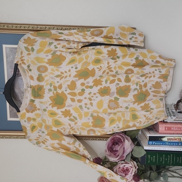 Boden Wool Floral Cardigan with button detail on the back size 4 Cottagecore - Picture 6 of 10